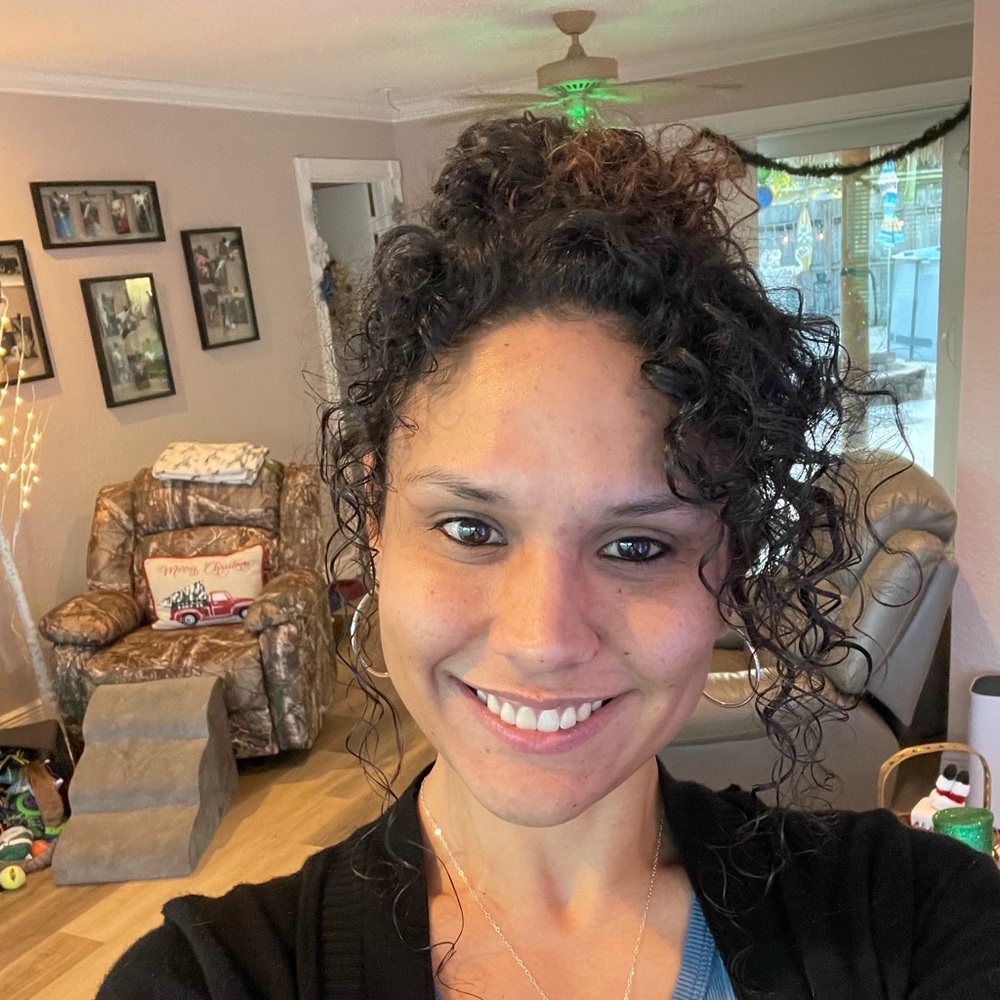 Meet your Posher, Ileana